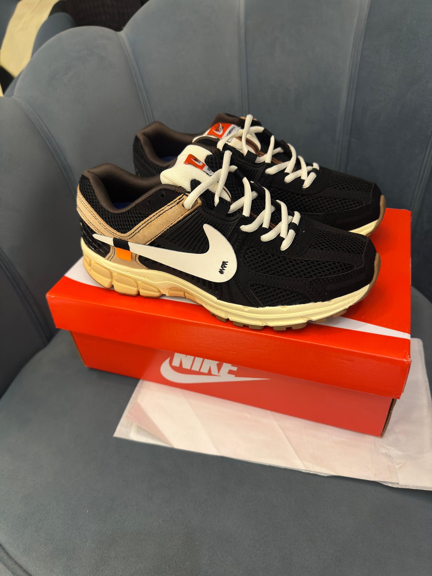 NIKE ZOOM VOMERO CUSTOM OFF WHITE