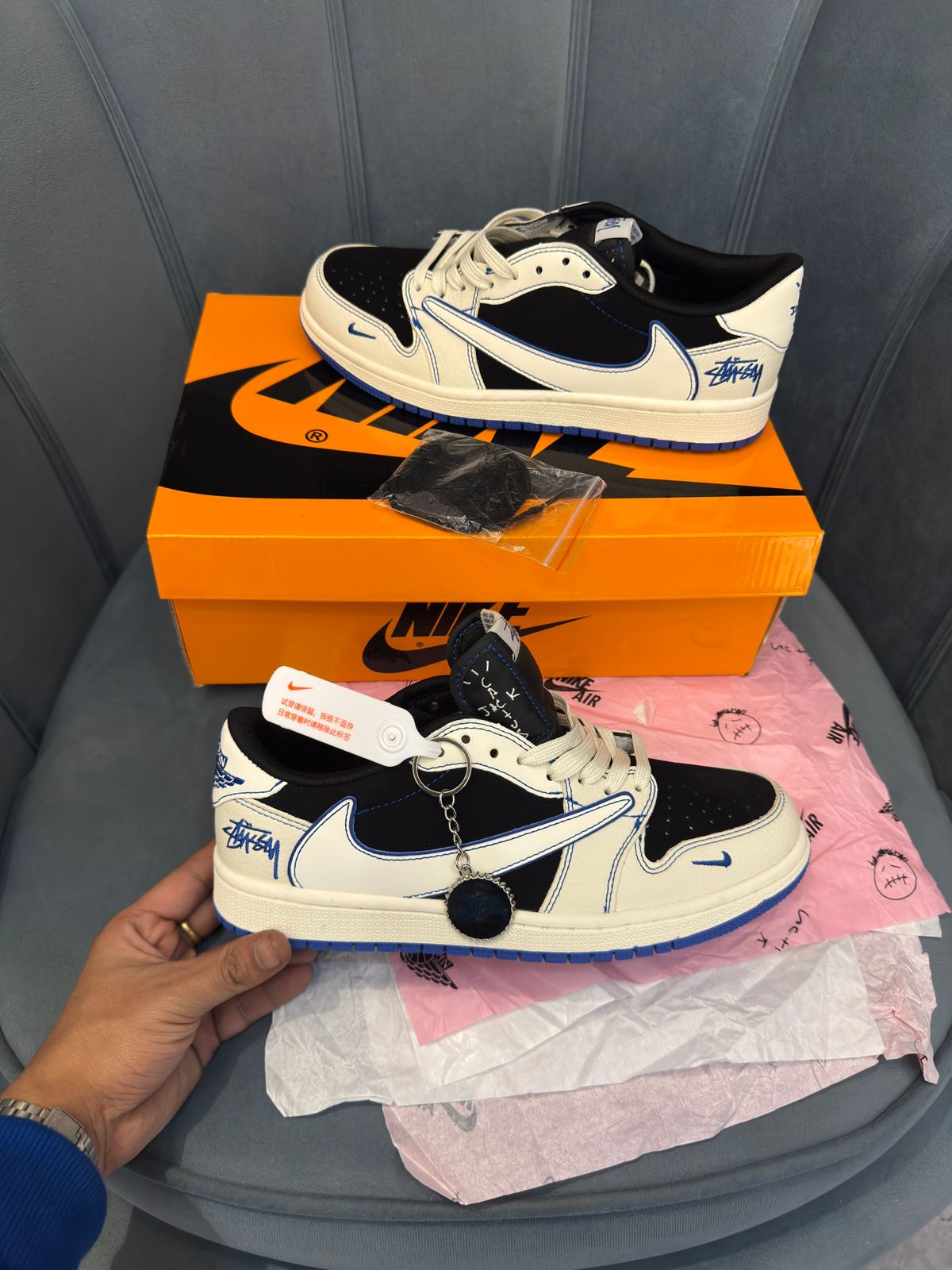 AIR JORDANS RETRO 1 LOW TRAVIS X STUSSY
