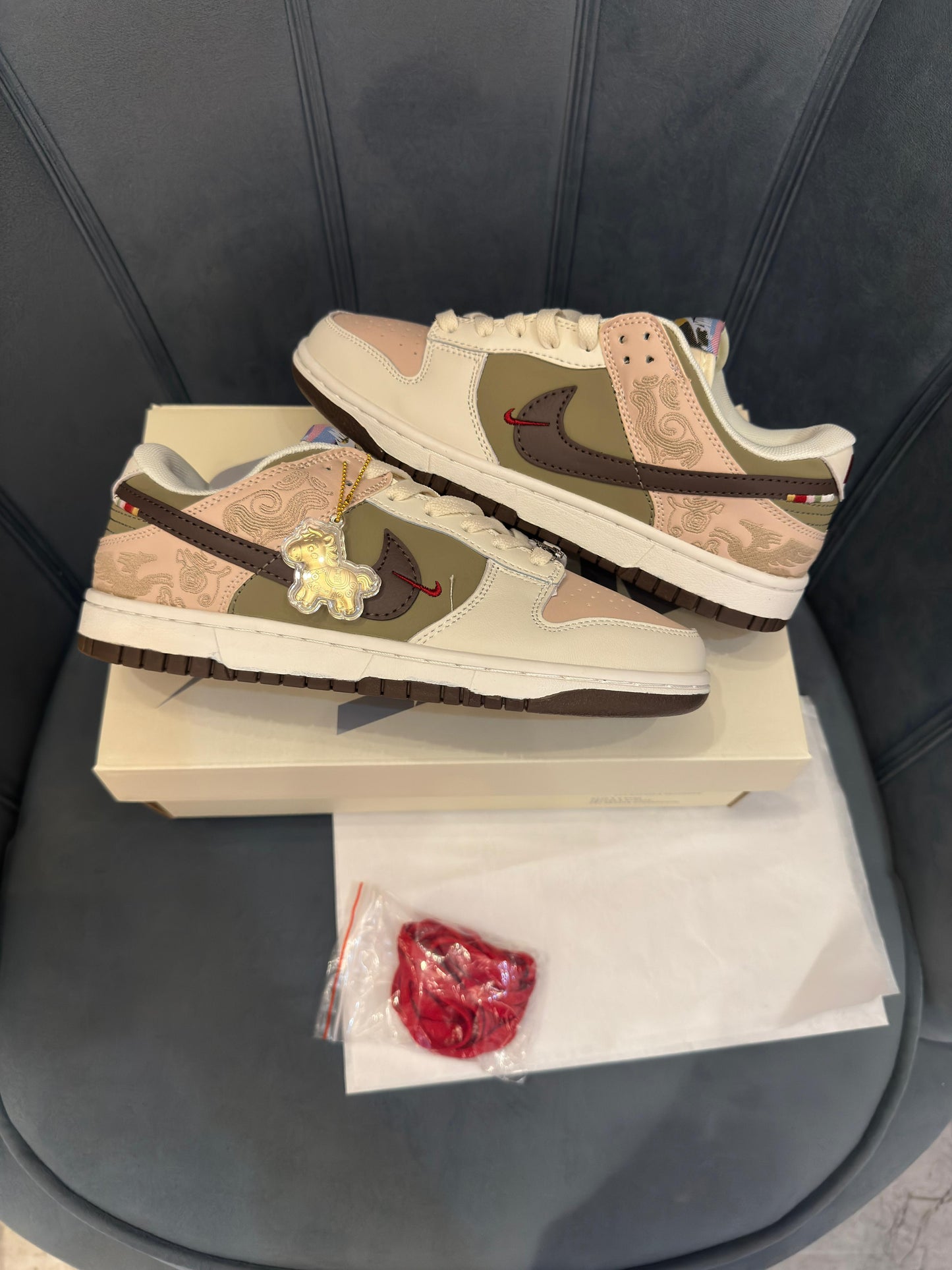 NIKE SB DUNK YEAR OF THE HORSE