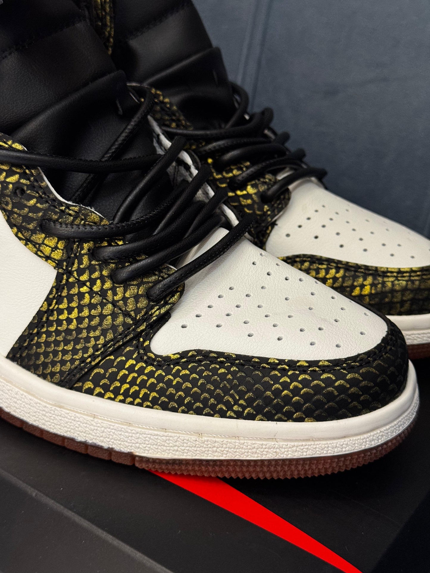 AIR JORDAN RETRO 1 HIGH YEAR OF THE SNAKE
