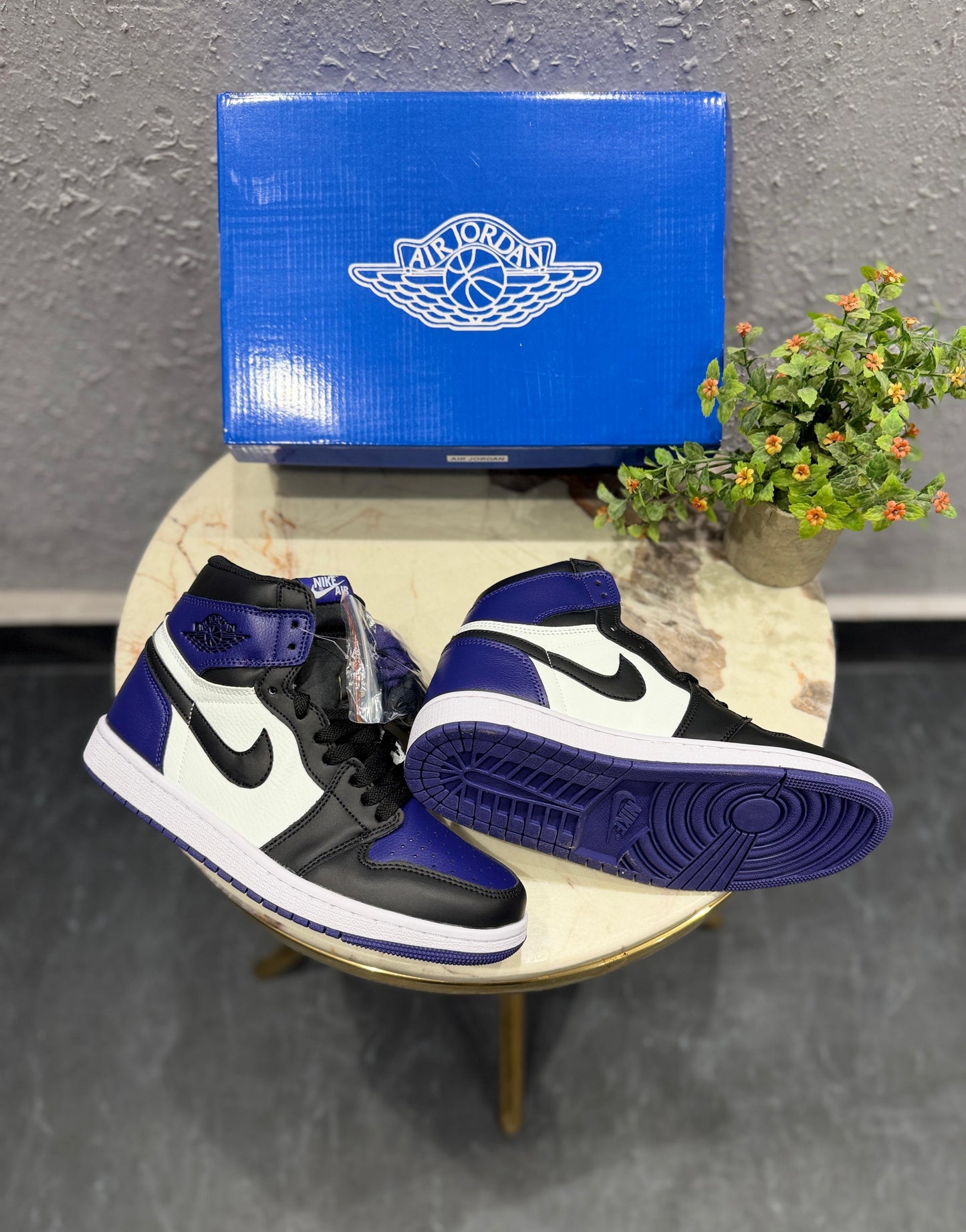 NIKE AIR JORDAN ONE PURPLE