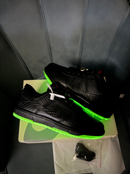 NIKE SB DUNK HALLOWEEN