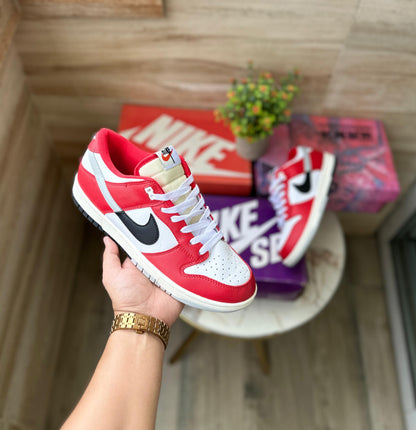 NIKE SB DUNK LOW SPLT CHICAGO