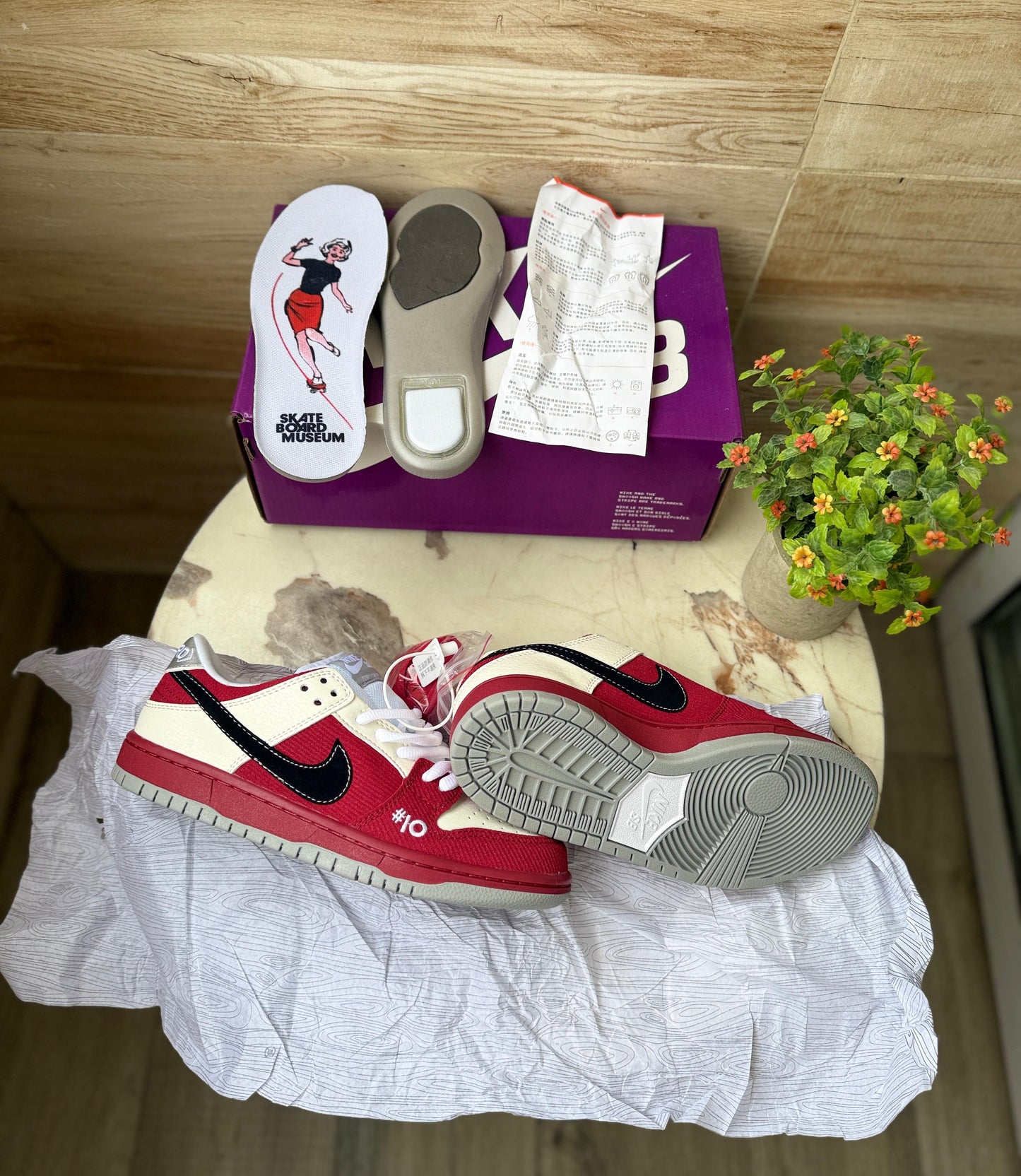 NIKE SB DUNK  SKATEBOARD LOW ROLLER DERBY