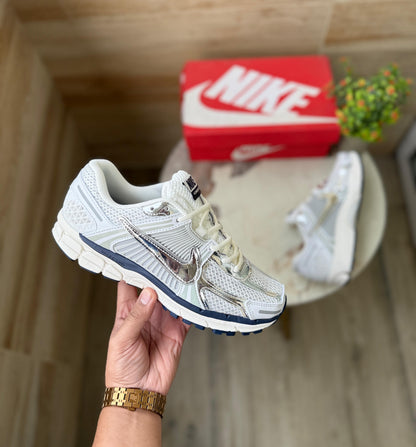 NIKE ZOOM VOMERO PHOTON DUST