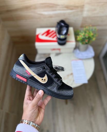 NIKE SB DUNK SUPREME 2025