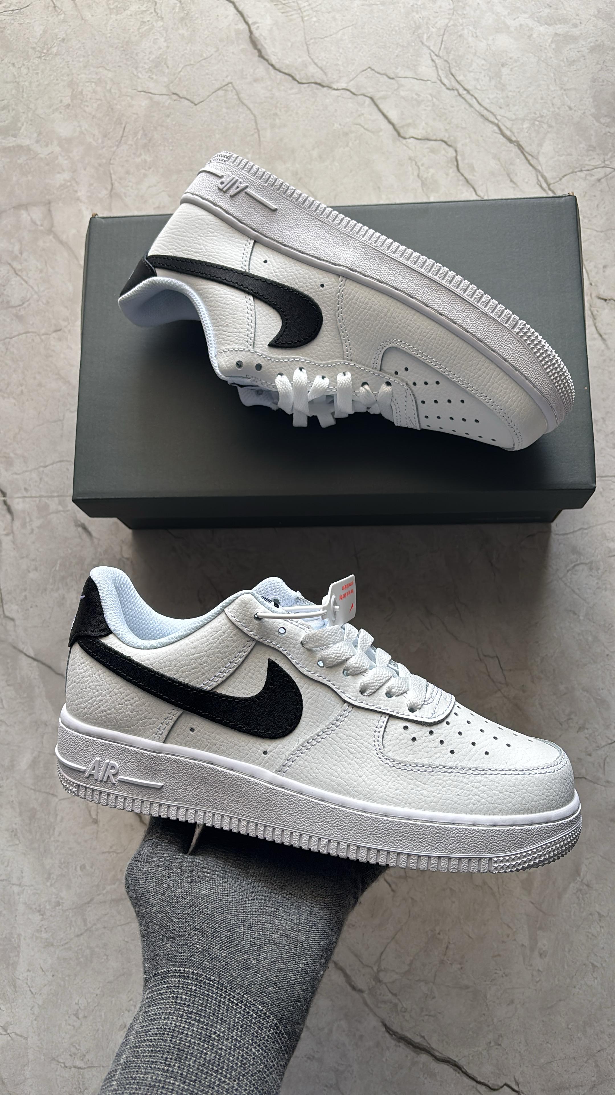 NIKE AIRFORCE ONE WHITE BLACK – Snapkicks