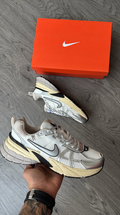 NIKE V2K RUN SILVER