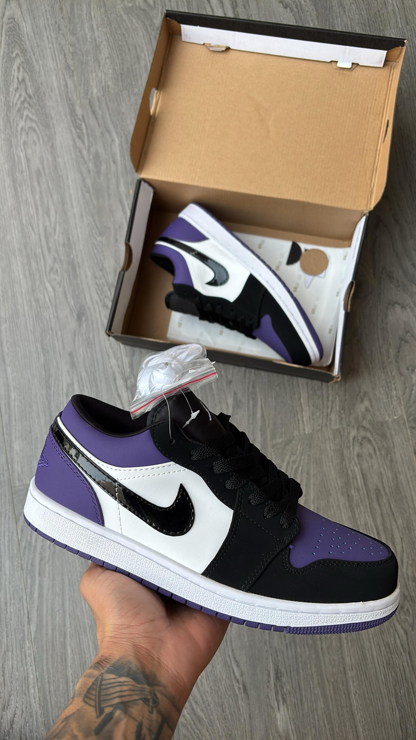 AIR JORDAN ONE LOW
