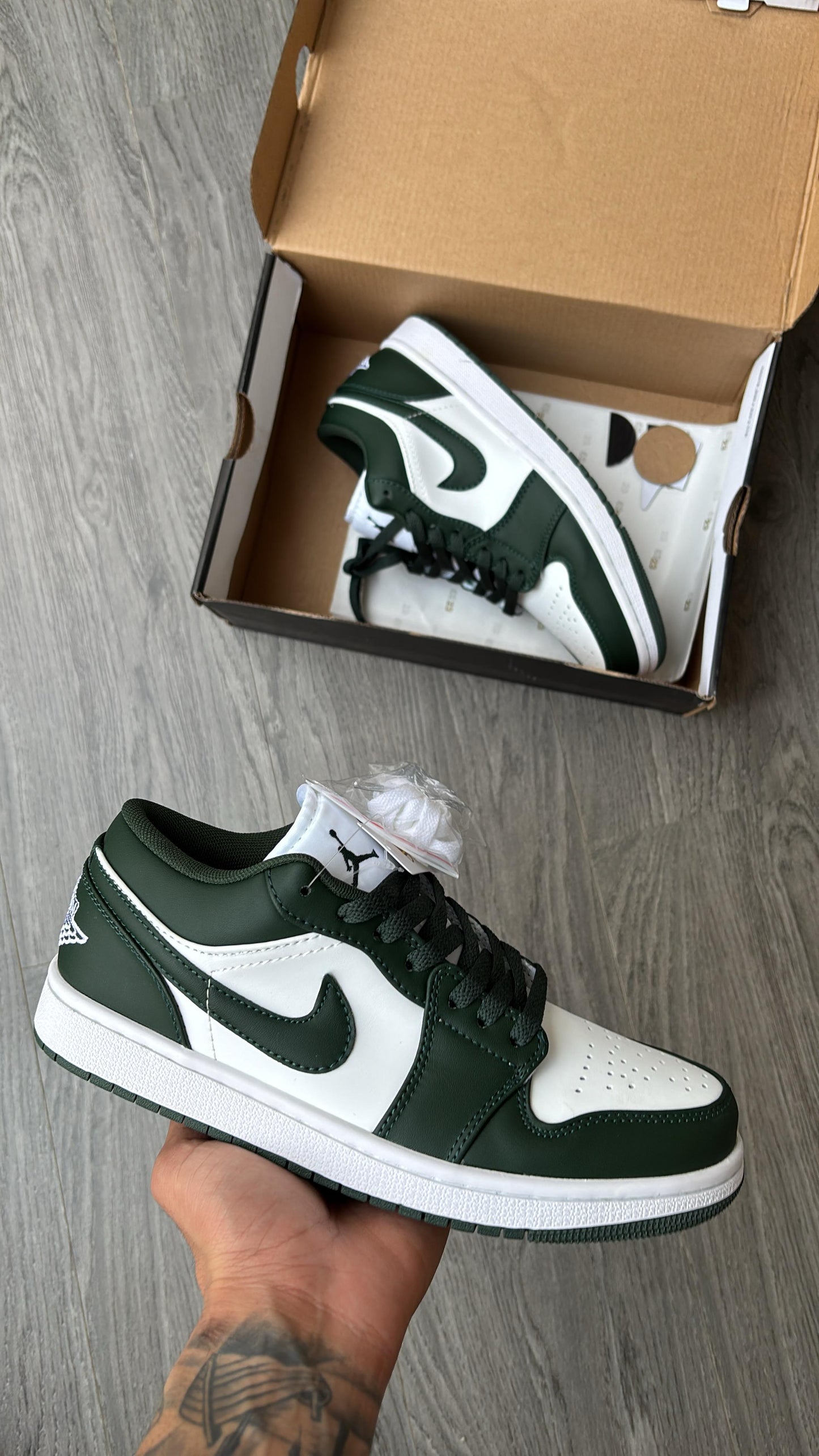 AIR JORDAN ONE LOW
