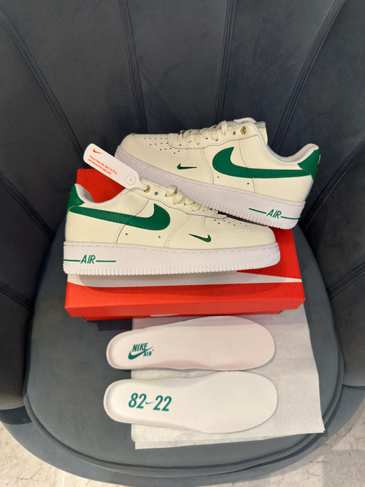 NIKE AIR FORCE 1 LOW 07 LV8 40TH ANNIVERSARY SAIL MALACHITE