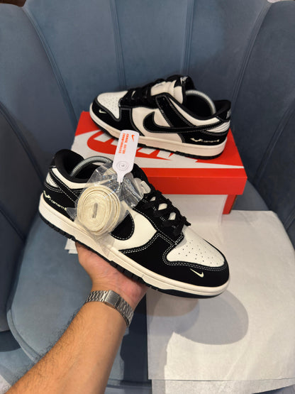 NIKE SB DUNK BATMAN CARHARTT