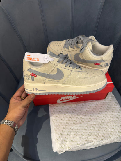 NIKE AIRFORCE NORTH FACE X SUPREME OFF WHITE