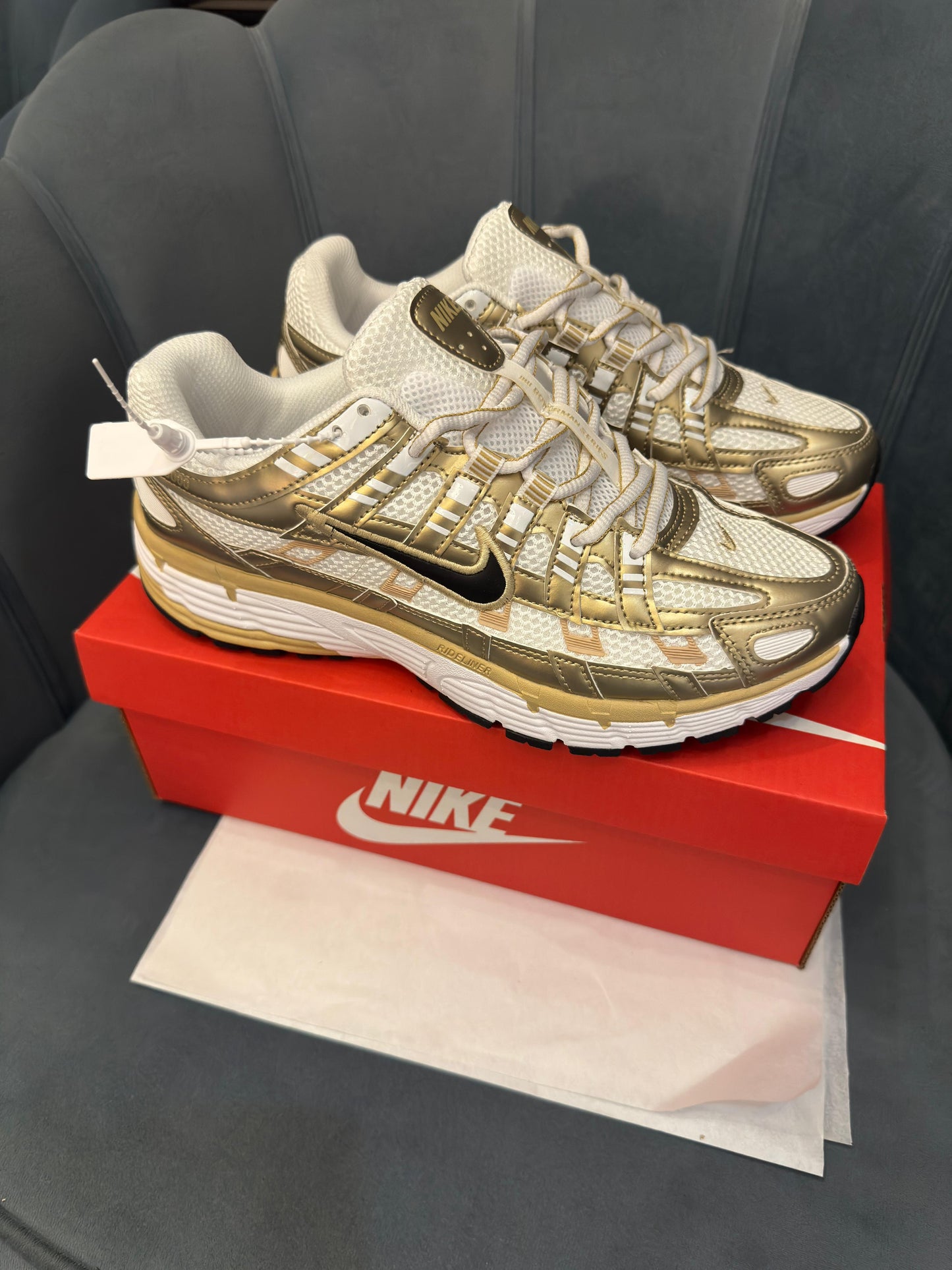 NIKE P-6000 TRAINER GOLDEN