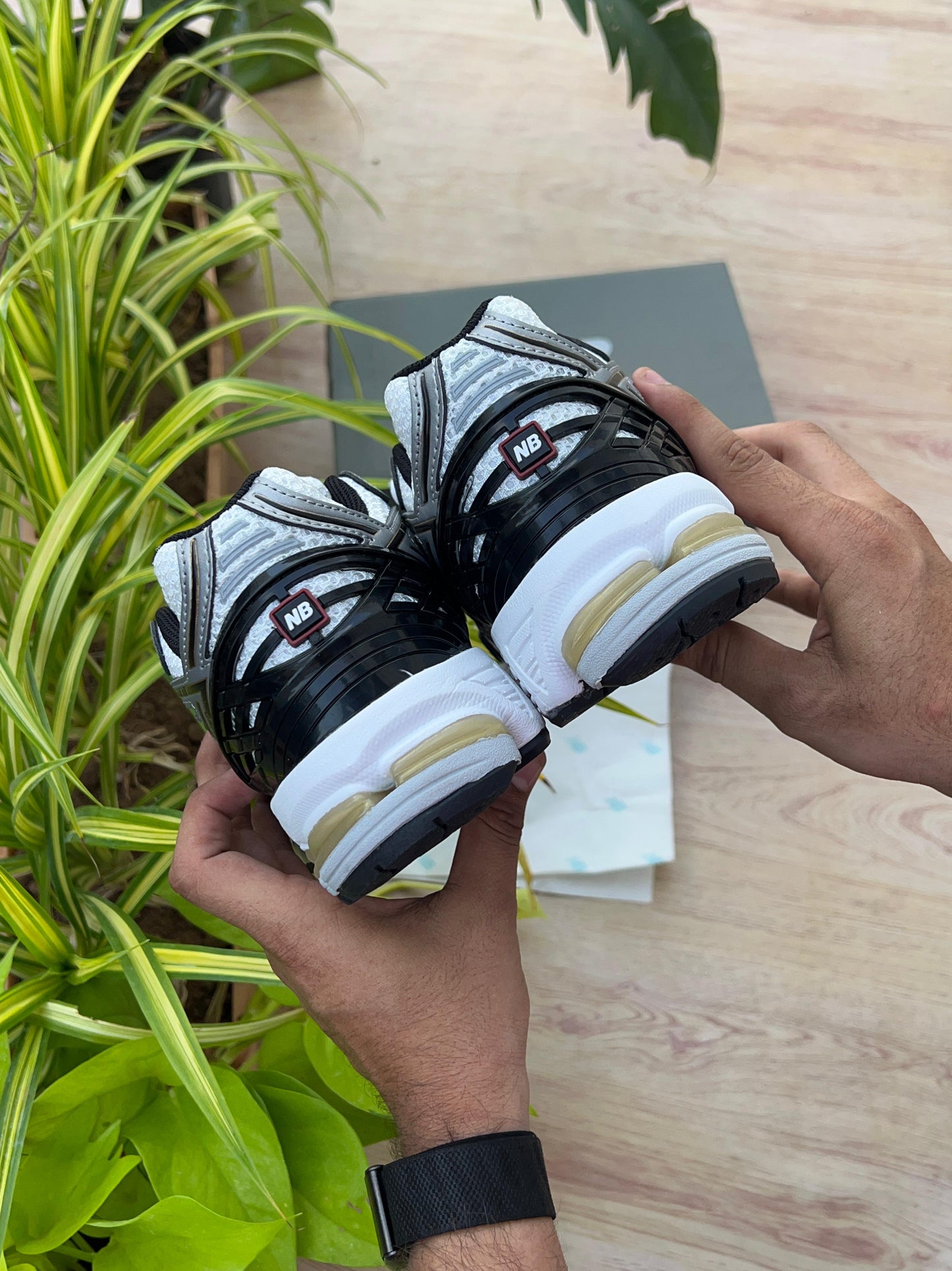 NEW BALANCE 1906R METALLIC SILVER GOLD