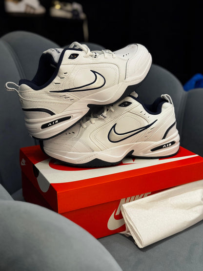 NIKE AIR MONARCH IV