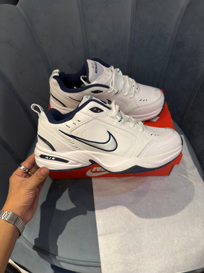 NIKE AIR MONARCH IV
