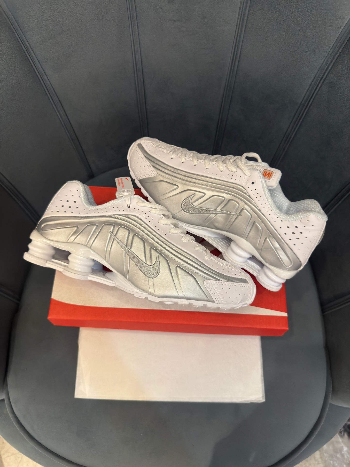 NIKE SHOX SILVER WHITE SILVER