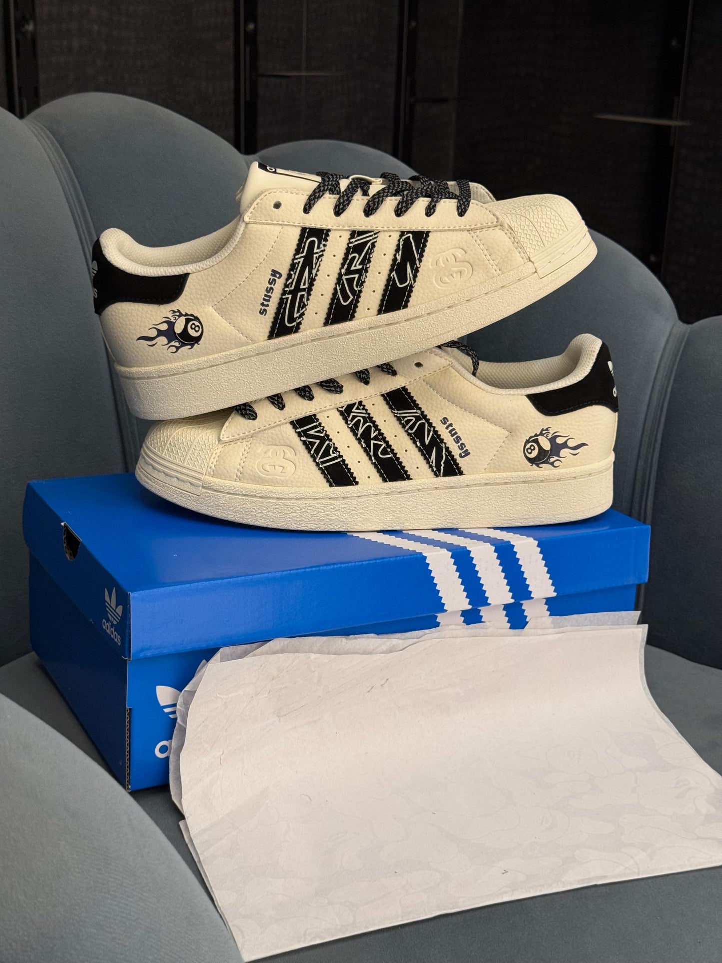 ADIDAS SUPERSTAR X STUSSY BALL  WITH KEYCHAIN
