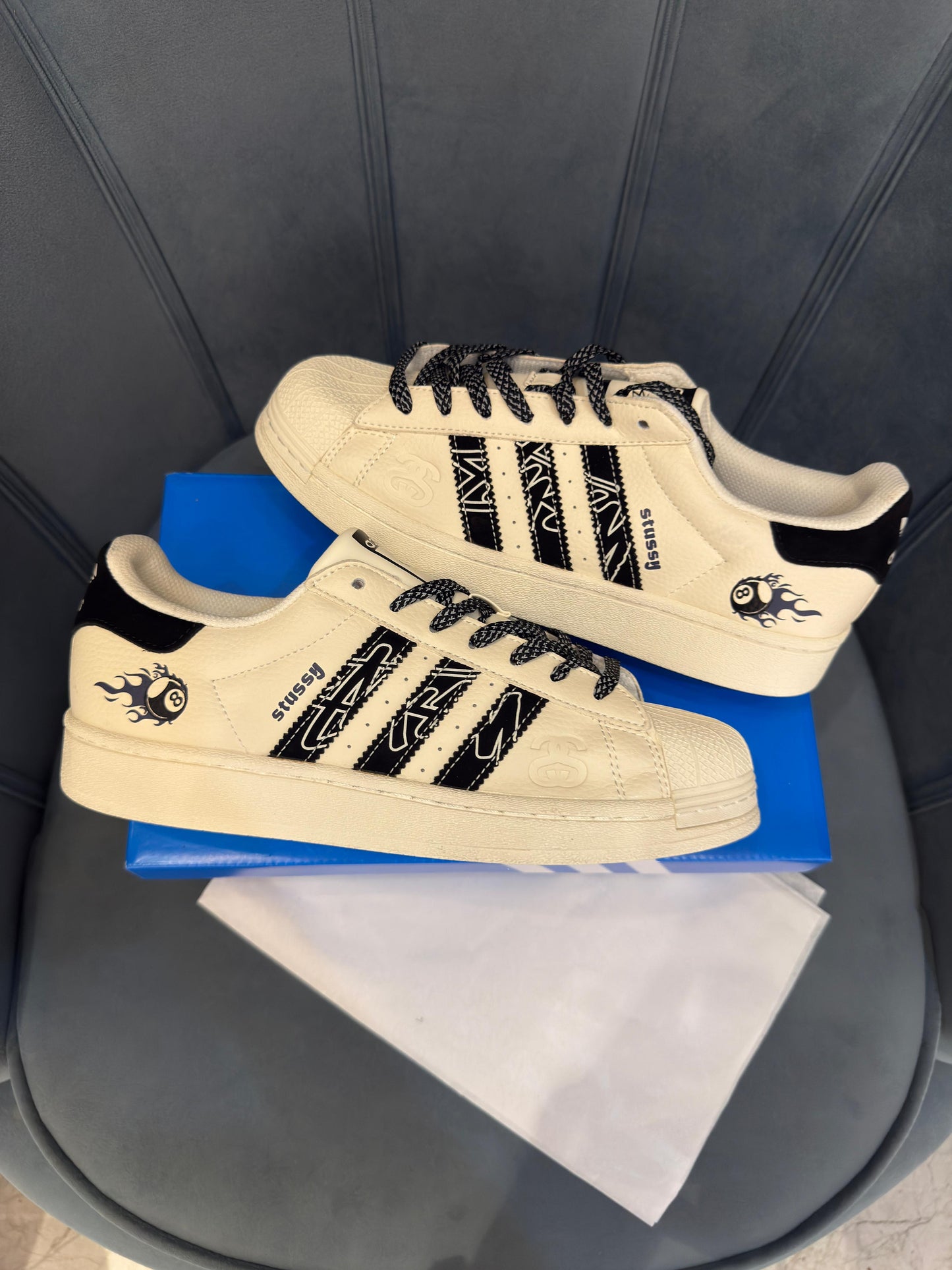ADIDAS SUPERSTAR X STUSSY BALL  WITH KEYCHAIN