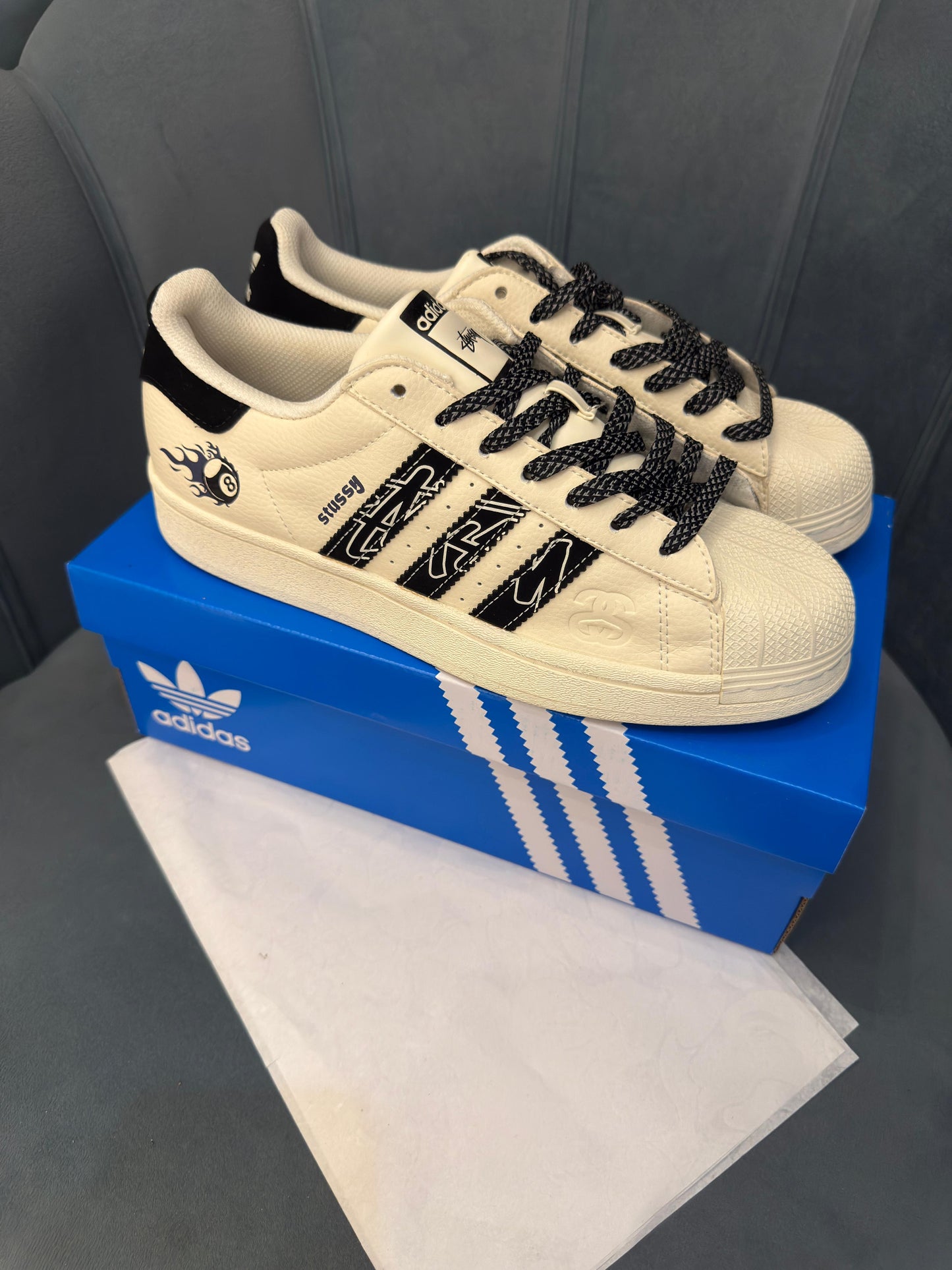 ADIDAS SUPERSTAR X STUSSY BALL  WITH KEYCHAIN