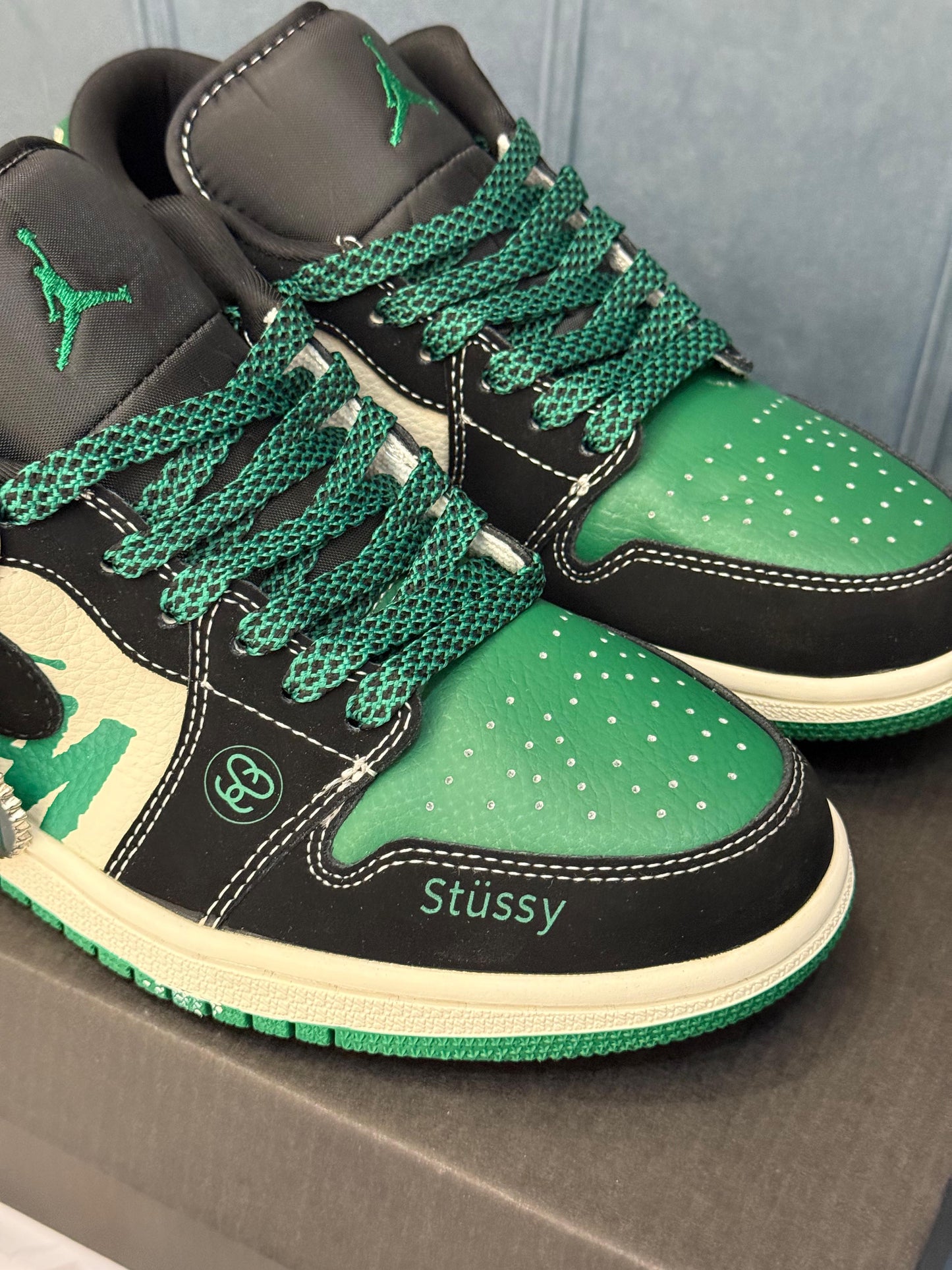 AIR JORDANS RETRO 1 X STUSSY GREEN 2026