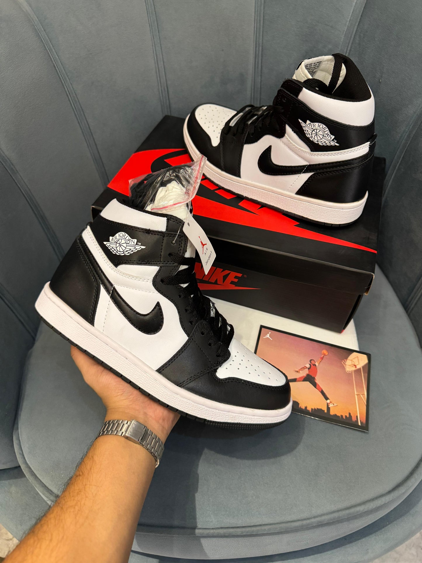 AIR JORDANS RETRO 1 PANDA