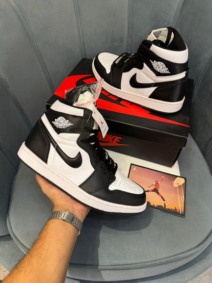 AIR JORDANS RETRO 1 PANDA