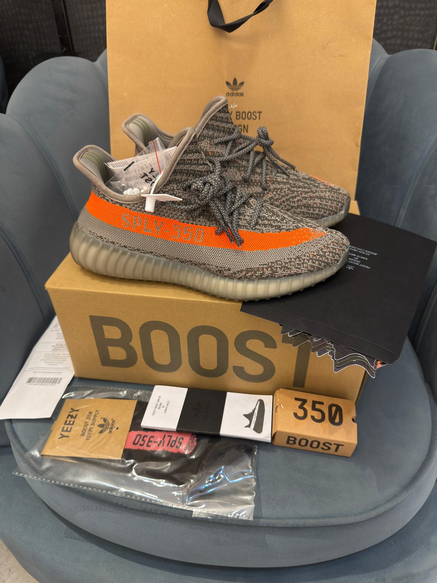 ADIDAS YZY 350 BELUGA SEMI UA