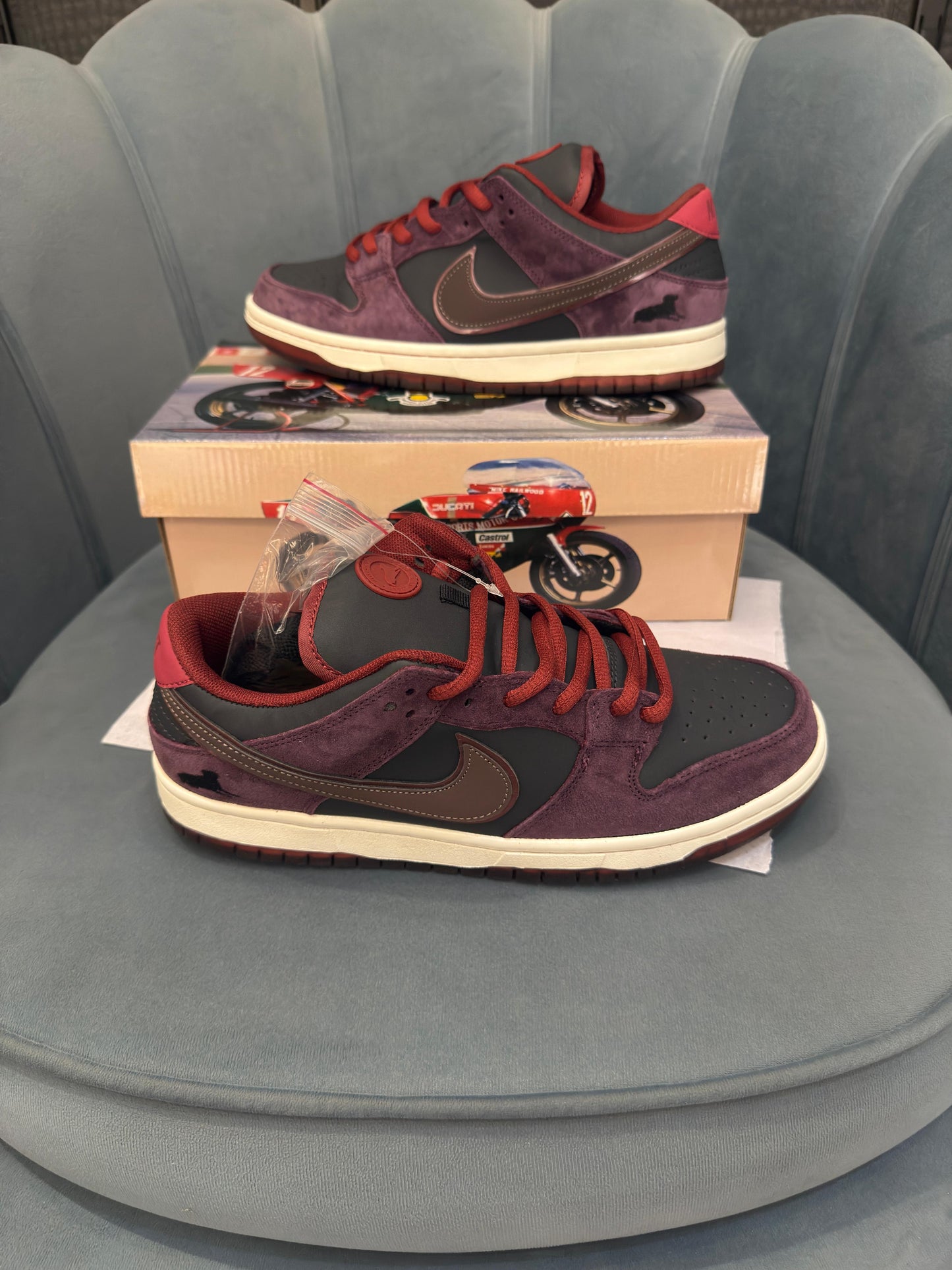 NIKE SB DUNK RIOT SKATESHOP