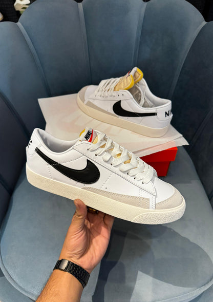 NIKE BLAZER LOW 77 VINTAGE