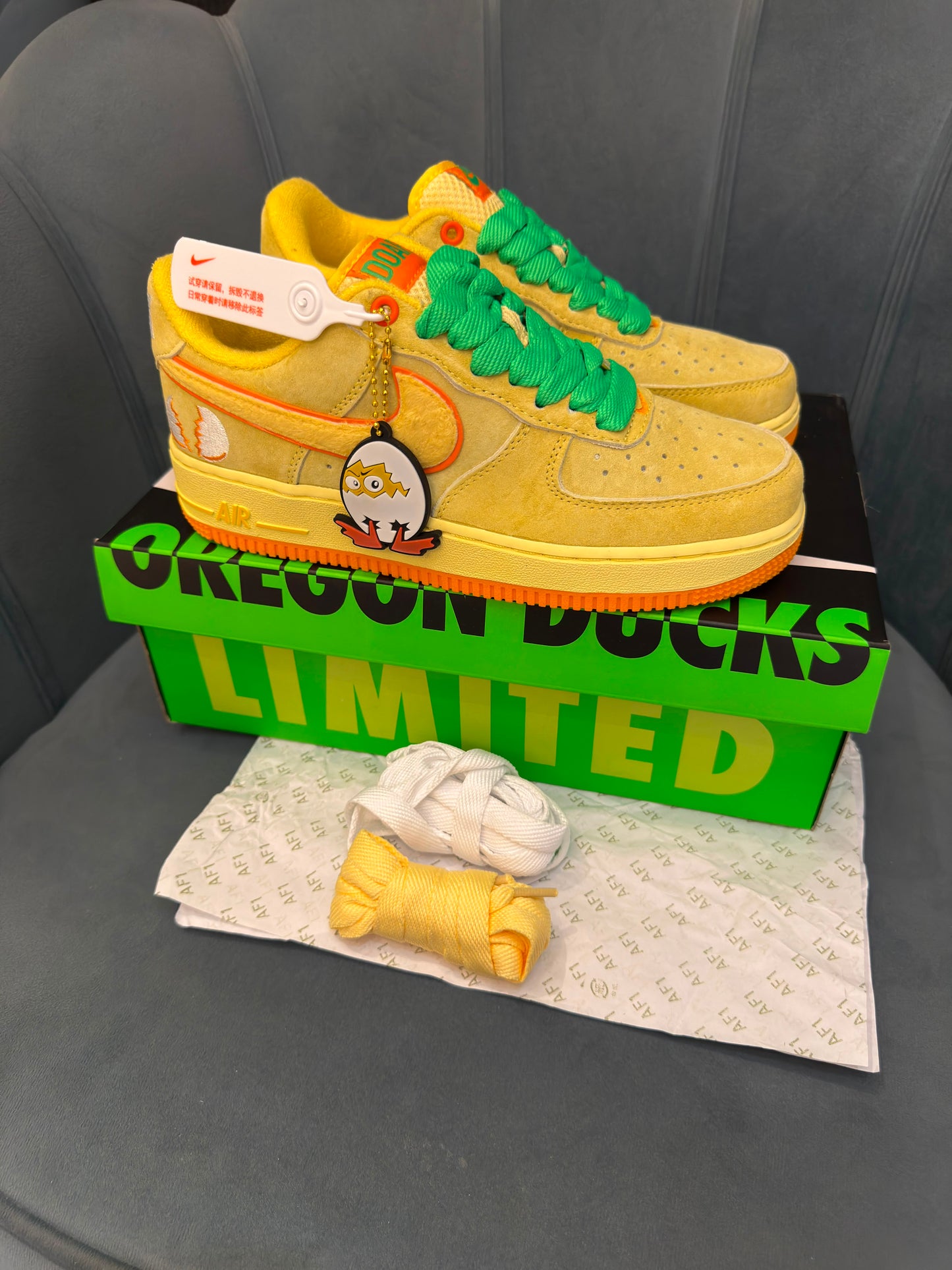 NIKE AIRFORCE x DOAF EGG OR DUCK