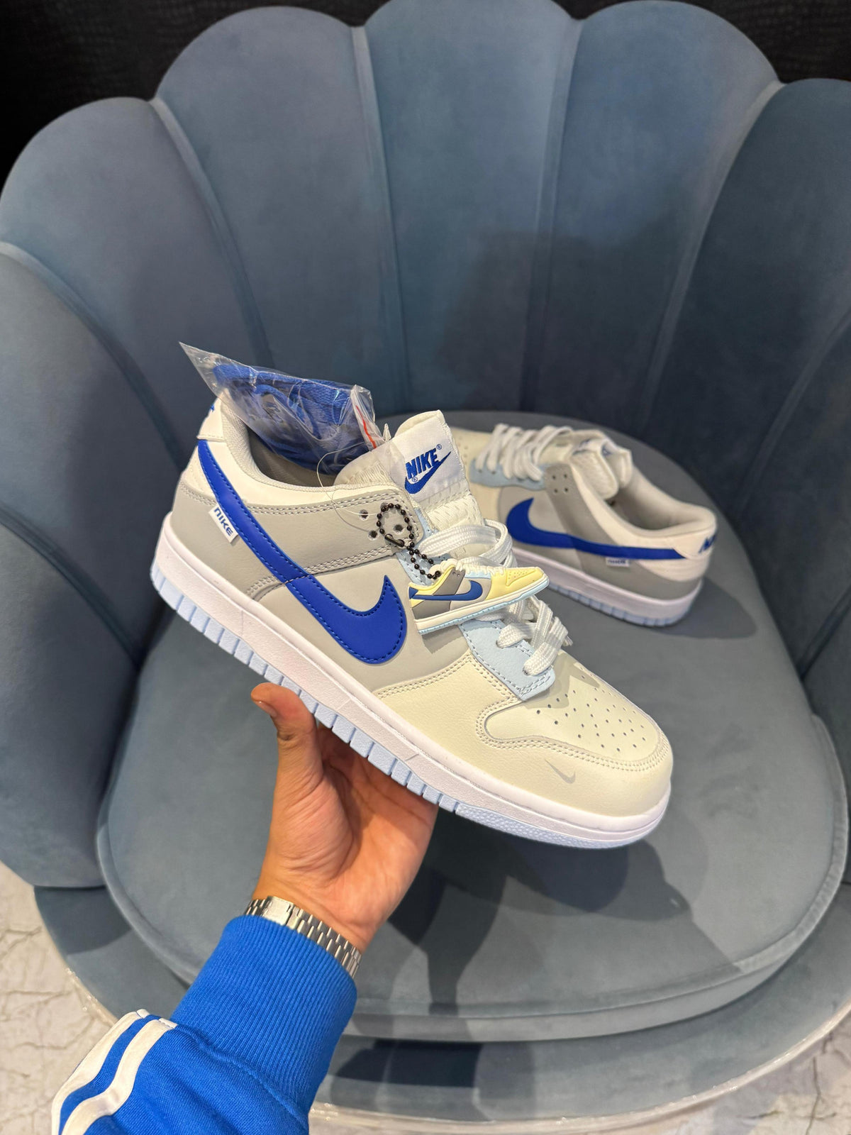NIKE SB DUNK IVORY HYPER ROYAL