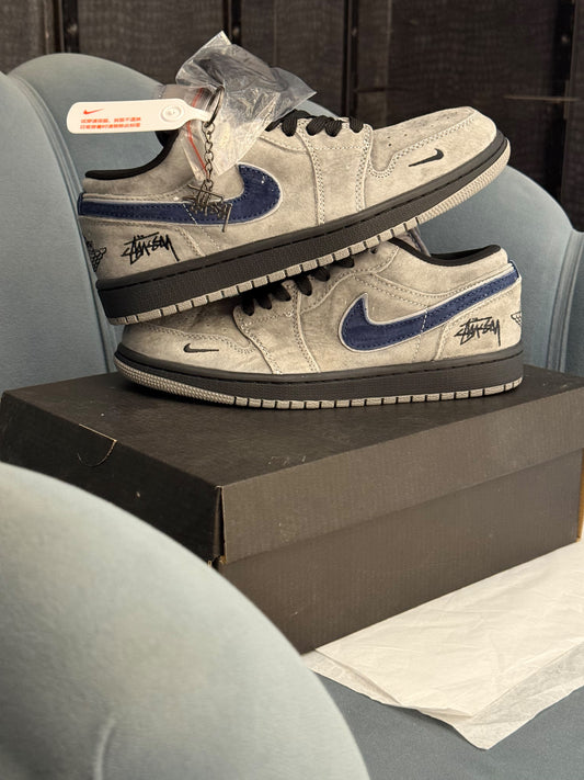 AIR JORDANS RETRO 1 STUSSY GREY BLUE KEYCHAIN 2026