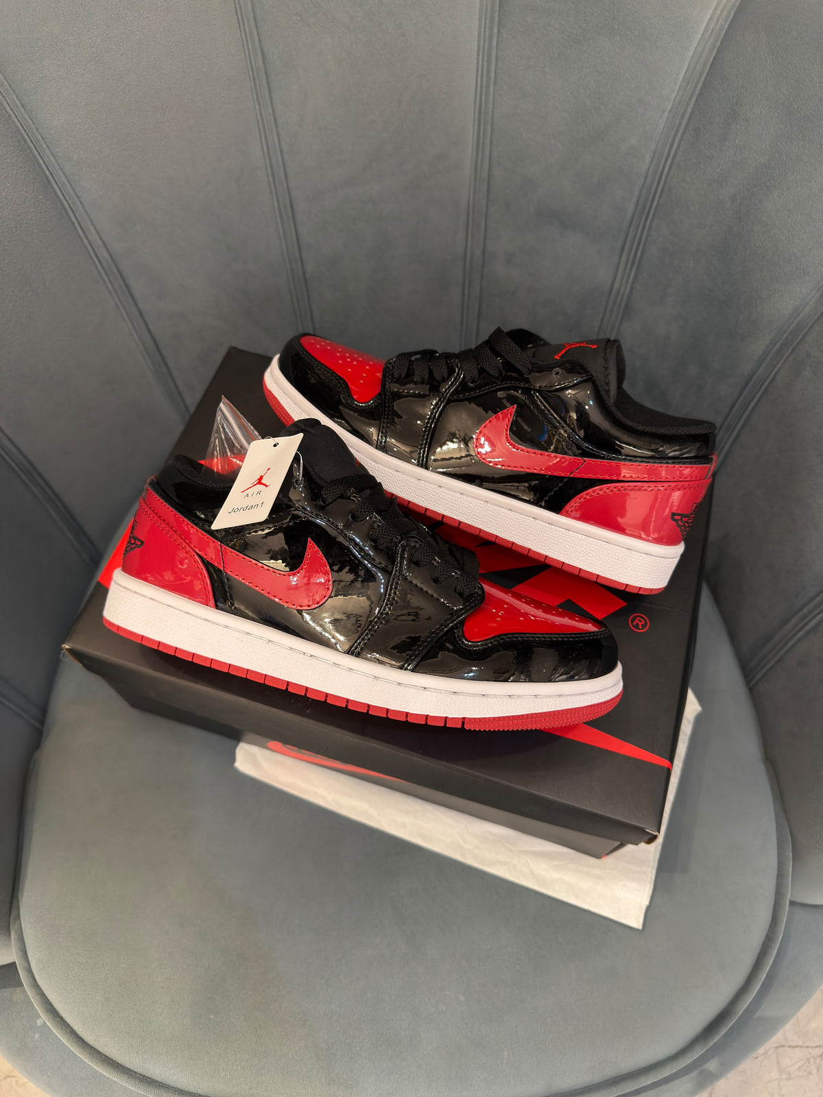 AIR JORDAN 1 LOW PATENT BRED