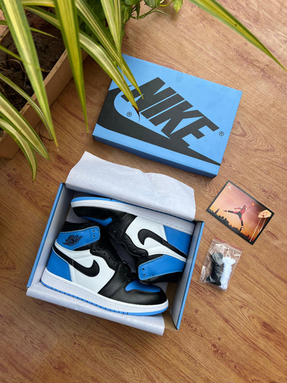 AIR JORDAN RETRO 1 HIGH UNC TOE SEMI UA