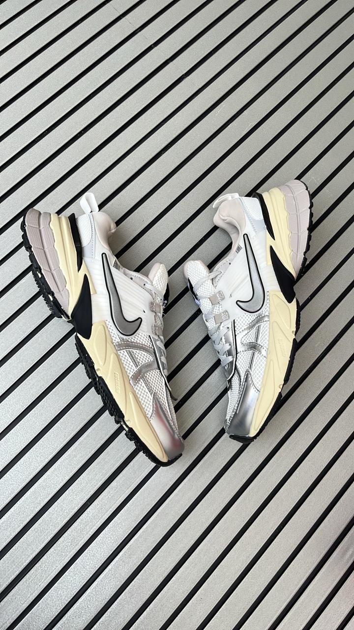 NIKE V2K RUN SILVER