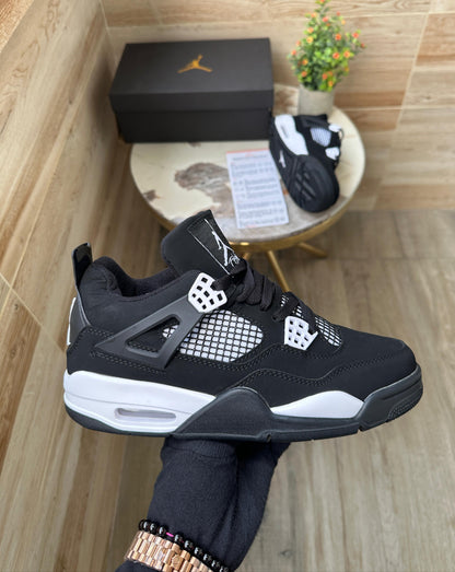 AIR JORDAN RETRO 4 PANDA